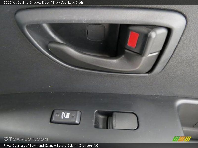 Shadow Black / Black Soul Logo Cloth 2010 Kia Soul +