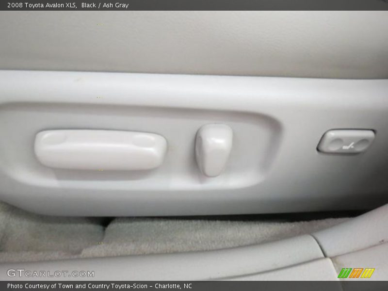 Black / Ash Gray 2008 Toyota Avalon XLS