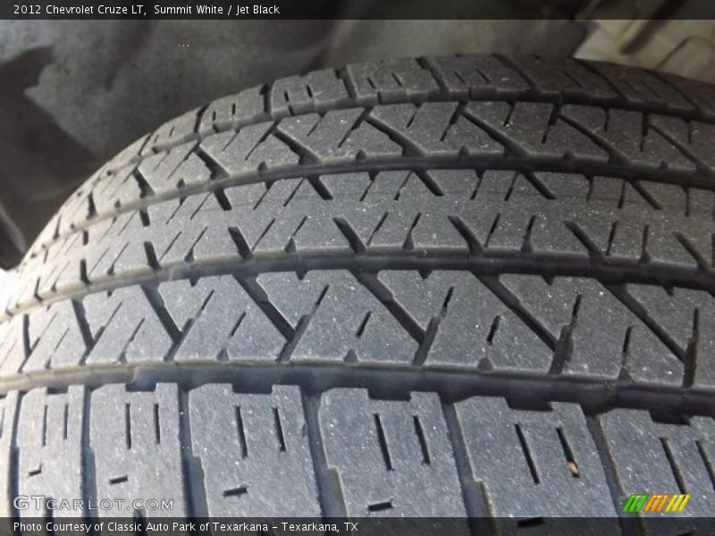 Summit White / Jet Black 2012 Chevrolet Cruze LT
