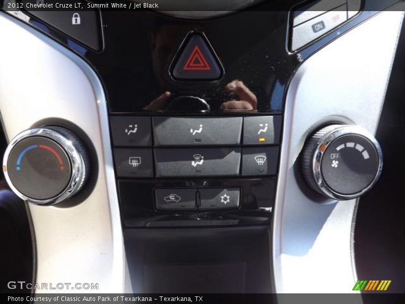 Summit White / Jet Black 2012 Chevrolet Cruze LT