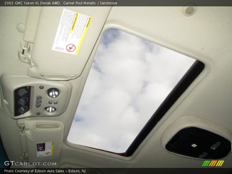 Sunroof of 2002 Yukon XL Denali AWD