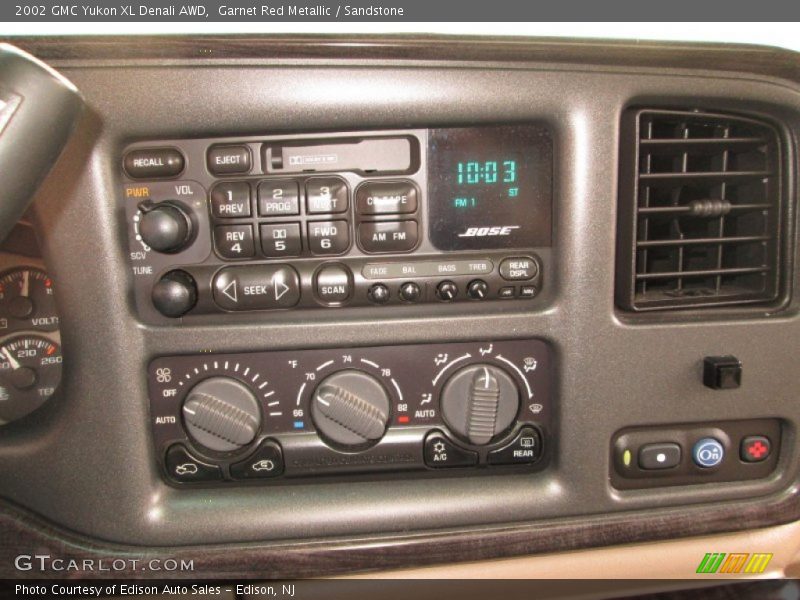 Controls of 2002 Yukon XL Denali AWD