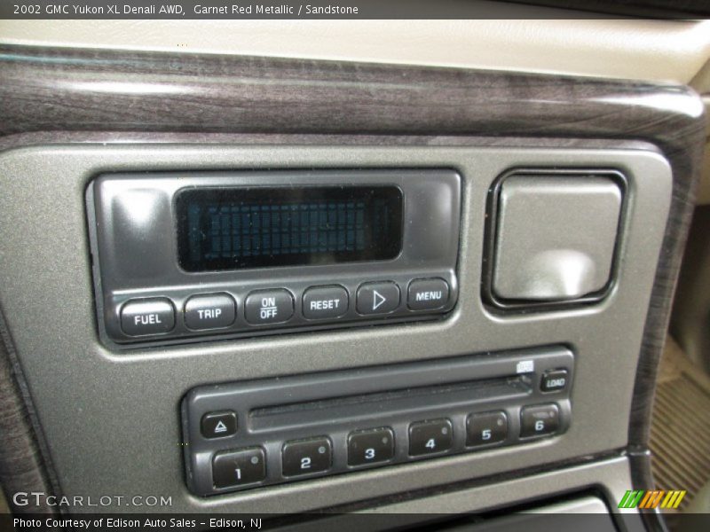 Controls of 2002 Yukon XL Denali AWD