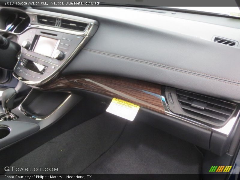 Dashboard of 2013 Avalon XLE
