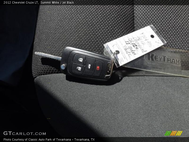 Summit White / Jet Black 2012 Chevrolet Cruze LT