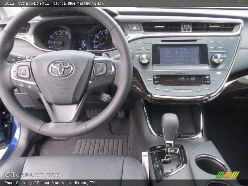 Dashboard of 2013 Avalon XLE