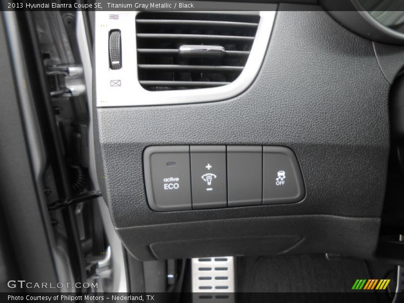 Titanium Gray Metallic / Black 2013 Hyundai Elantra Coupe SE
