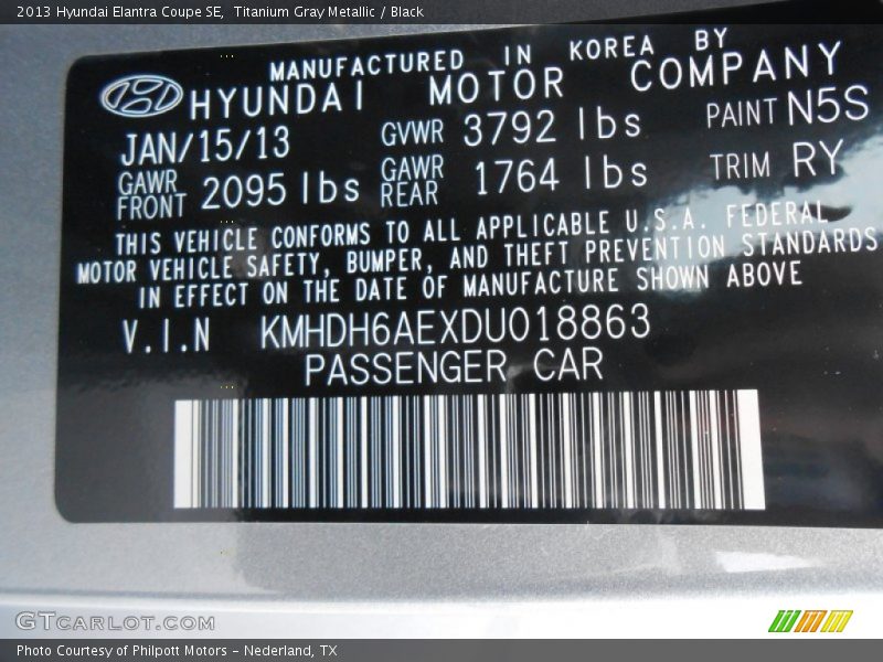 Titanium Gray Metallic / Black 2013 Hyundai Elantra Coupe SE