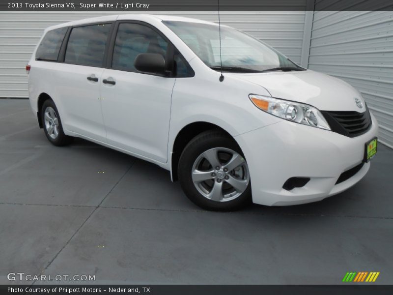 Super White / Light Gray 2013 Toyota Sienna V6