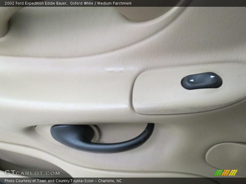 Oxford White / Medium Parchment 2002 Ford Expedition Eddie Bauer