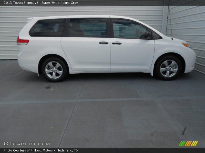 Super White / Light Gray 2013 Toyota Sienna V6