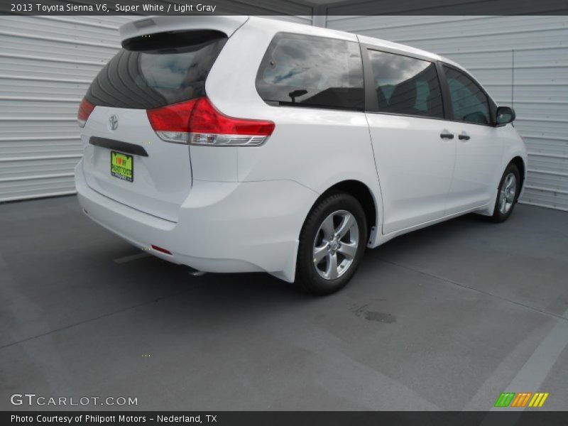 Super White / Light Gray 2013 Toyota Sienna V6