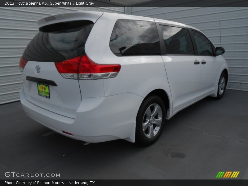 Super White / Light Gray 2013 Toyota Sienna V6