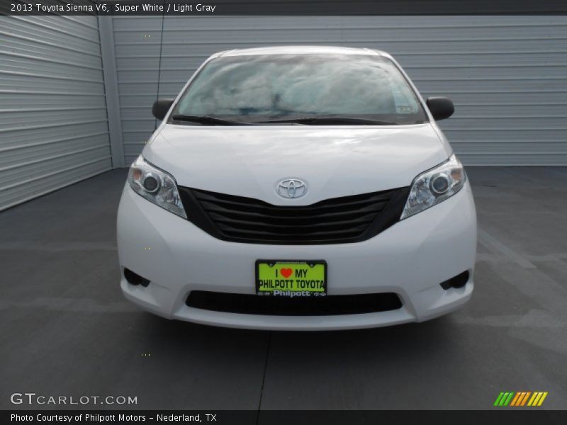 Super White / Light Gray 2013 Toyota Sienna V6