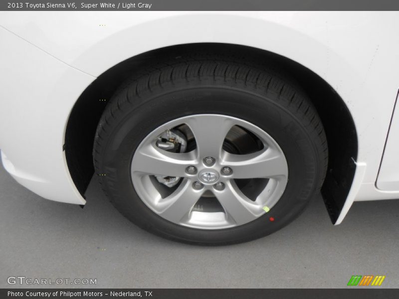 Super White / Light Gray 2013 Toyota Sienna V6