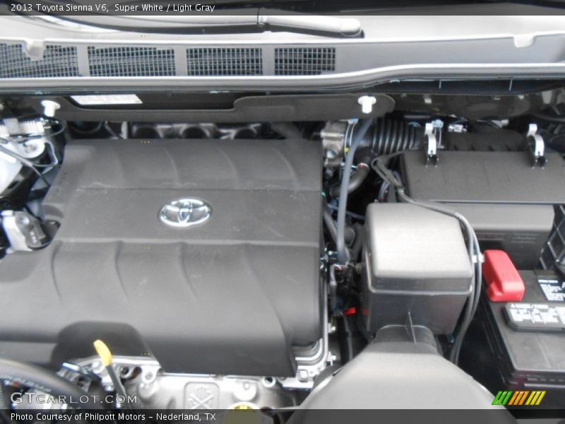 Super White / Light Gray 2013 Toyota Sienna V6