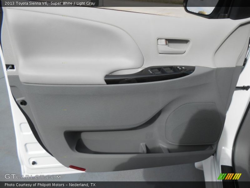 Super White / Light Gray 2013 Toyota Sienna V6