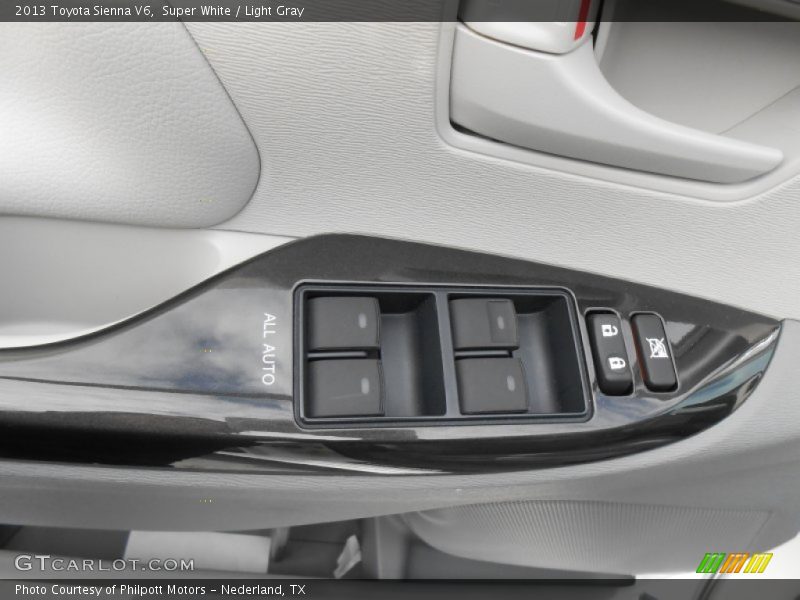 Super White / Light Gray 2013 Toyota Sienna V6