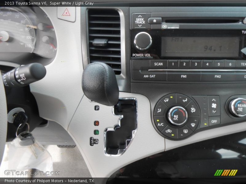Super White / Light Gray 2013 Toyota Sienna V6