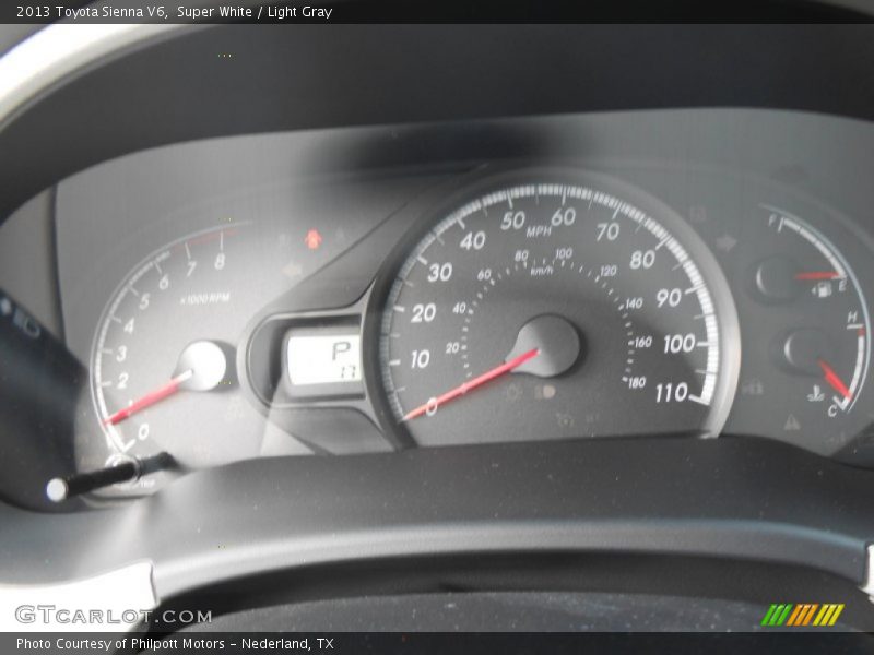 Super White / Light Gray 2013 Toyota Sienna V6