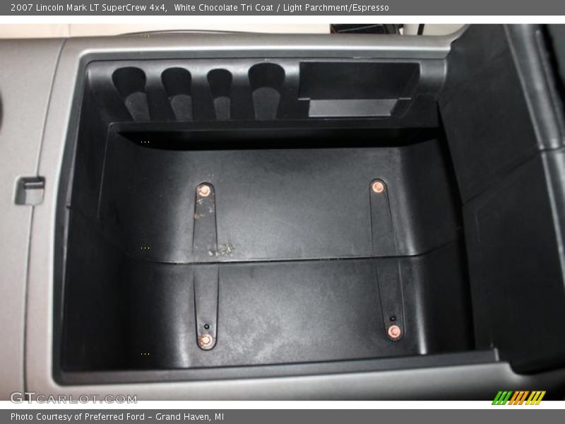 White Chocolate Tri Coat / Light Parchment/Espresso 2007 Lincoln Mark LT SuperCrew 4x4