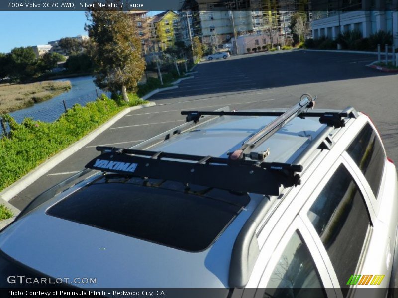 Silver Metallic / Taupe 2004 Volvo XC70 AWD