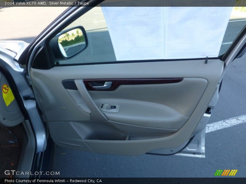 Silver Metallic / Taupe 2004 Volvo XC70 AWD