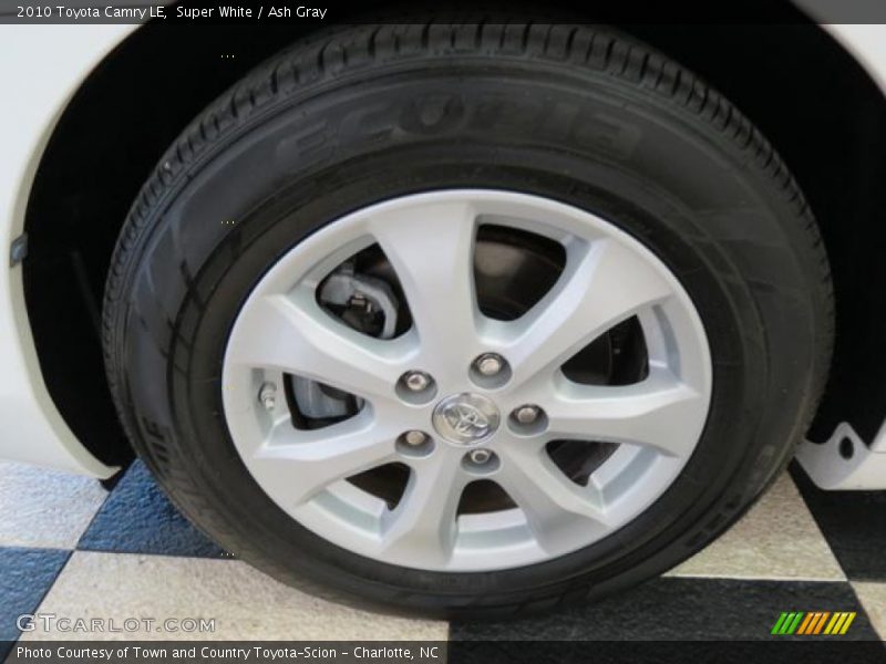 Super White / Ash Gray 2010 Toyota Camry LE