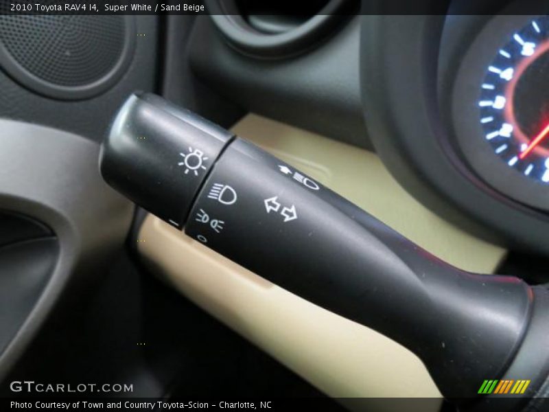 Super White / Sand Beige 2010 Toyota RAV4 I4