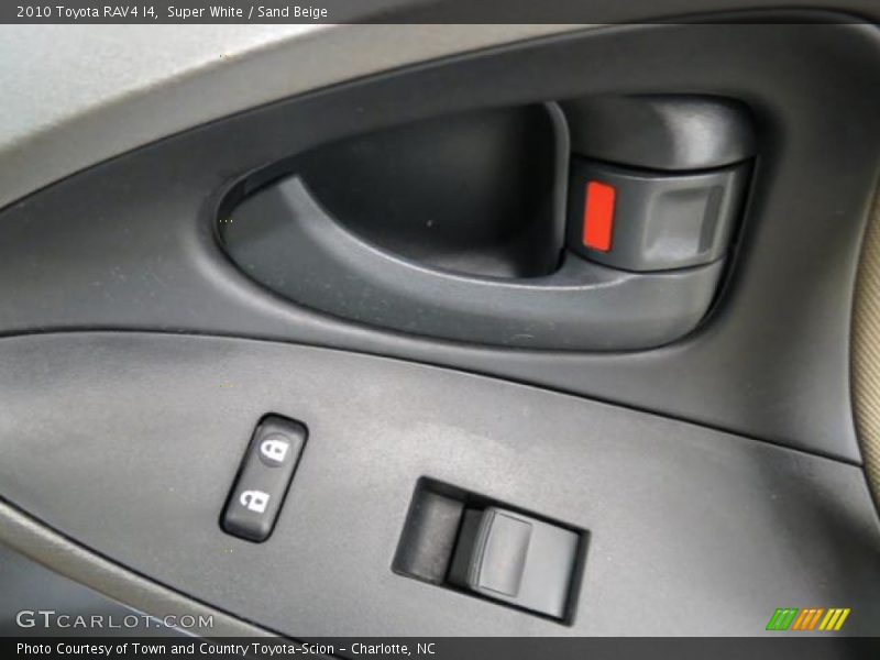 Super White / Sand Beige 2010 Toyota RAV4 I4