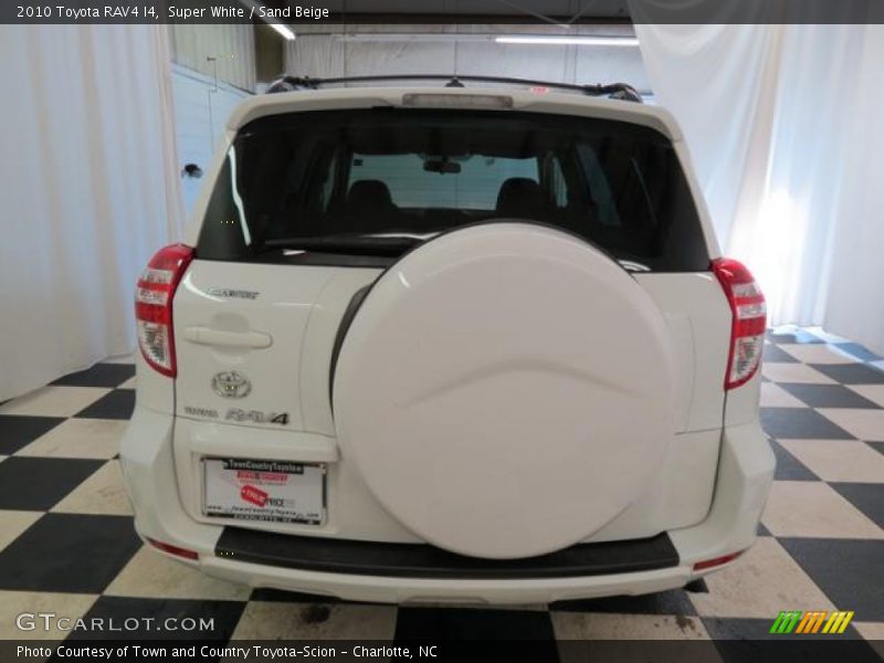 Super White / Sand Beige 2010 Toyota RAV4 I4