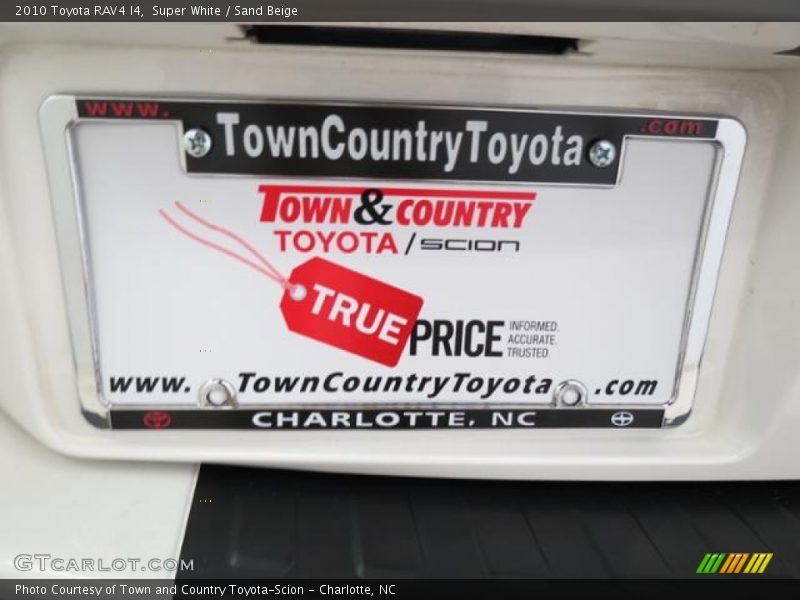 Super White / Sand Beige 2010 Toyota RAV4 I4