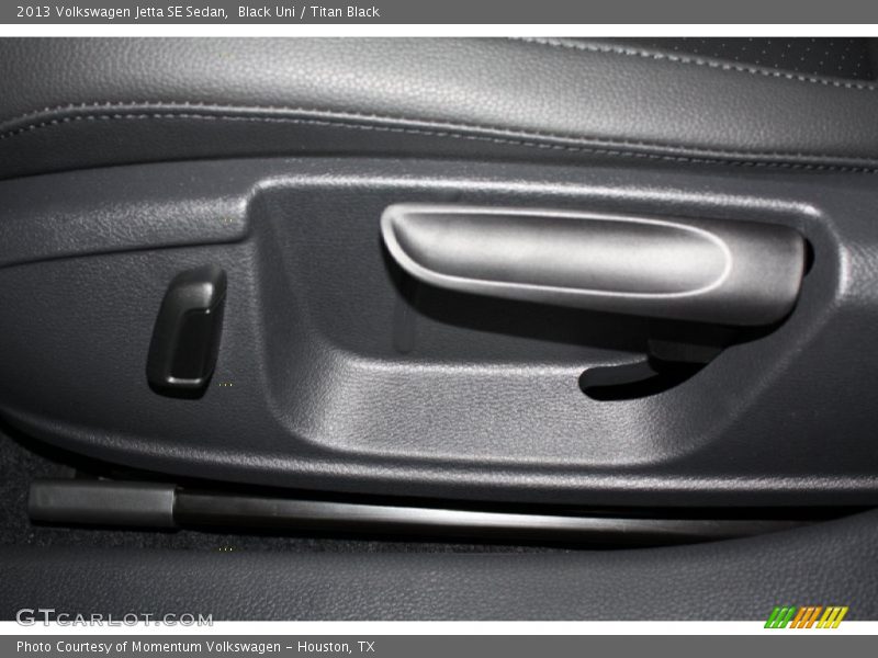 Black Uni / Titan Black 2013 Volkswagen Jetta SE Sedan