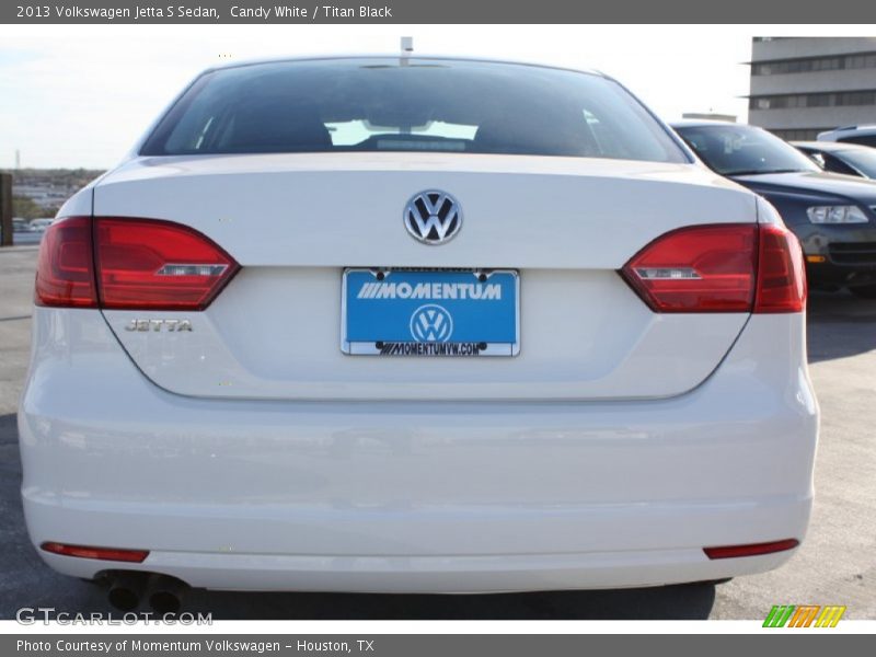 Candy White / Titan Black 2013 Volkswagen Jetta S Sedan