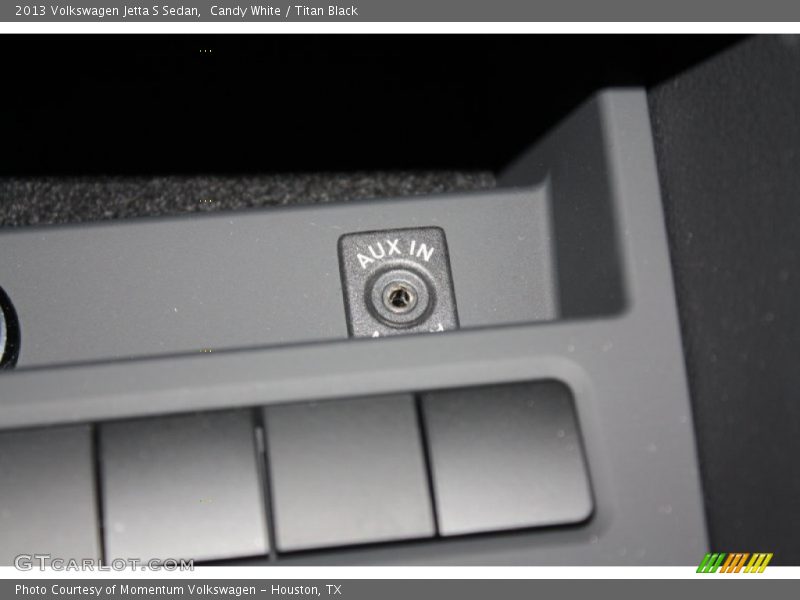Candy White / Titan Black 2013 Volkswagen Jetta S Sedan