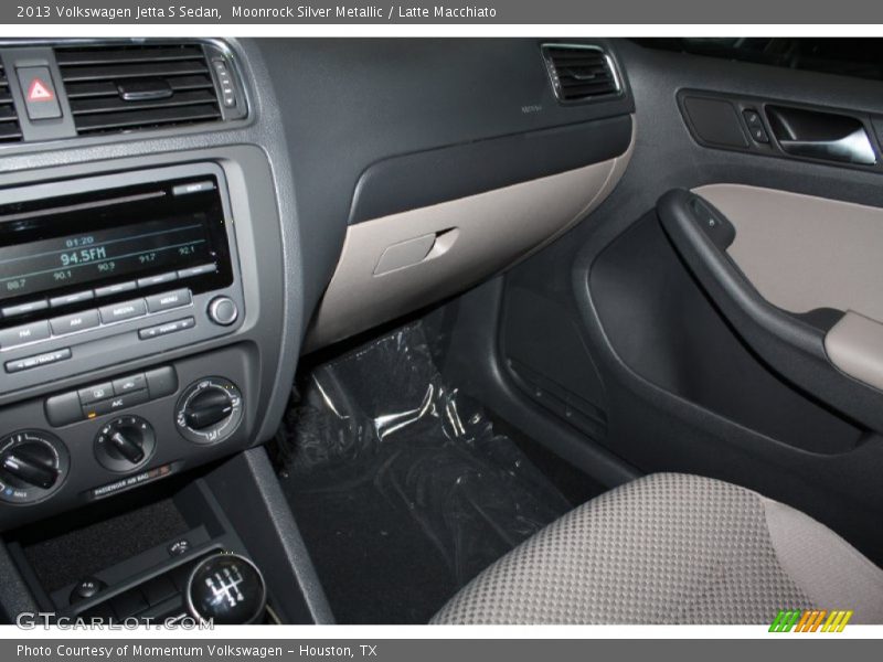 Moonrock Silver Metallic / Latte Macchiato 2013 Volkswagen Jetta S Sedan