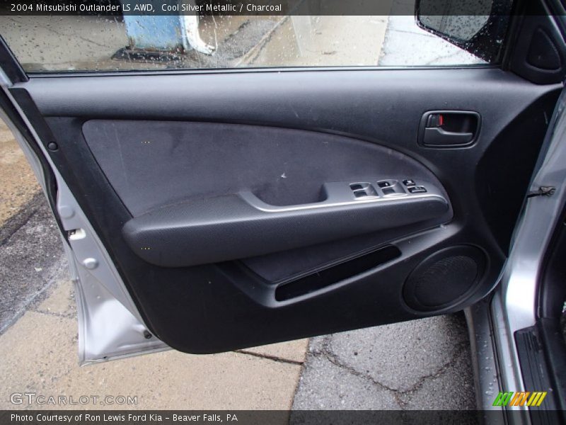 Cool Silver Metallic / Charcoal 2004 Mitsubishi Outlander LS AWD