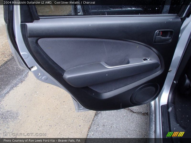 Cool Silver Metallic / Charcoal 2004 Mitsubishi Outlander LS AWD
