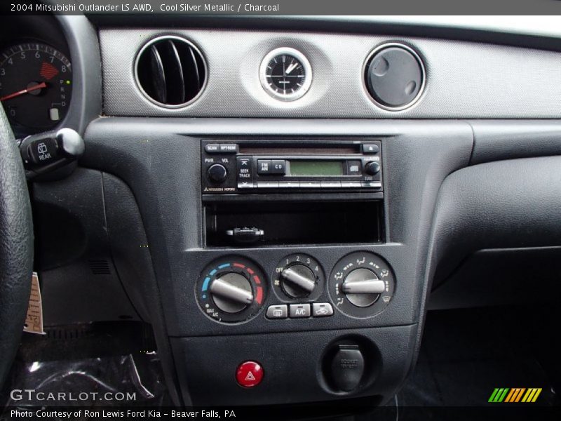 Cool Silver Metallic / Charcoal 2004 Mitsubishi Outlander LS AWD
