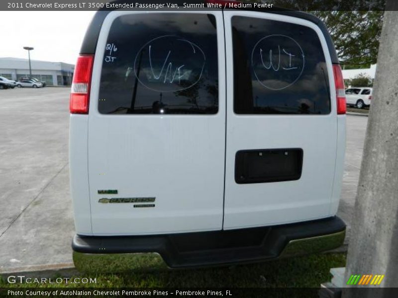 Summit White / Medium Pewter 2011 Chevrolet Express LT 3500 Extended Passenger Van