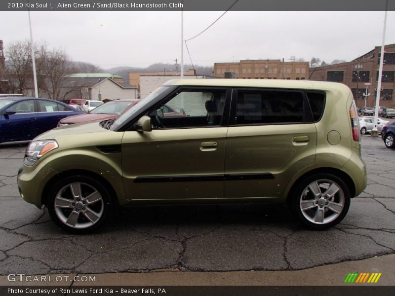 Alien Green / Sand/Black Houndstooth Cloth 2010 Kia Soul !