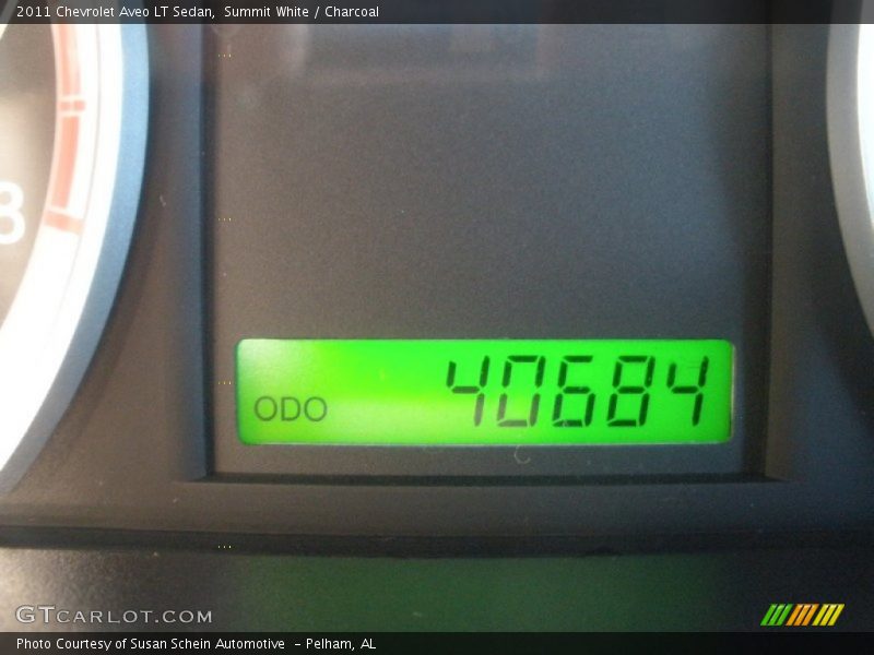Summit White / Charcoal 2011 Chevrolet Aveo LT Sedan