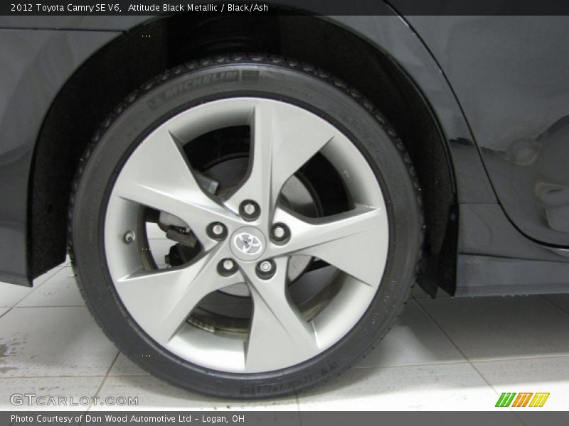 Attitude Black Metallic / Black/Ash 2012 Toyota Camry SE V6