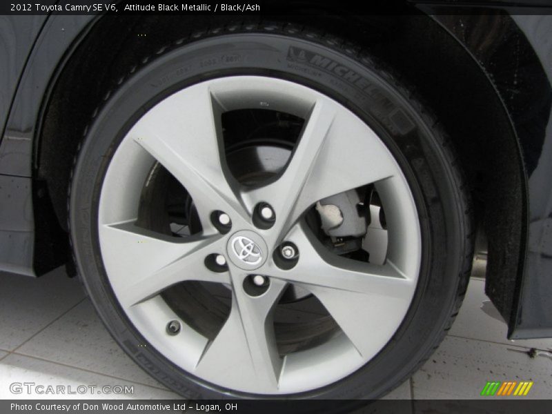Attitude Black Metallic / Black/Ash 2012 Toyota Camry SE V6