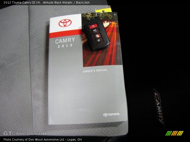 Attitude Black Metallic / Black/Ash 2012 Toyota Camry SE V6