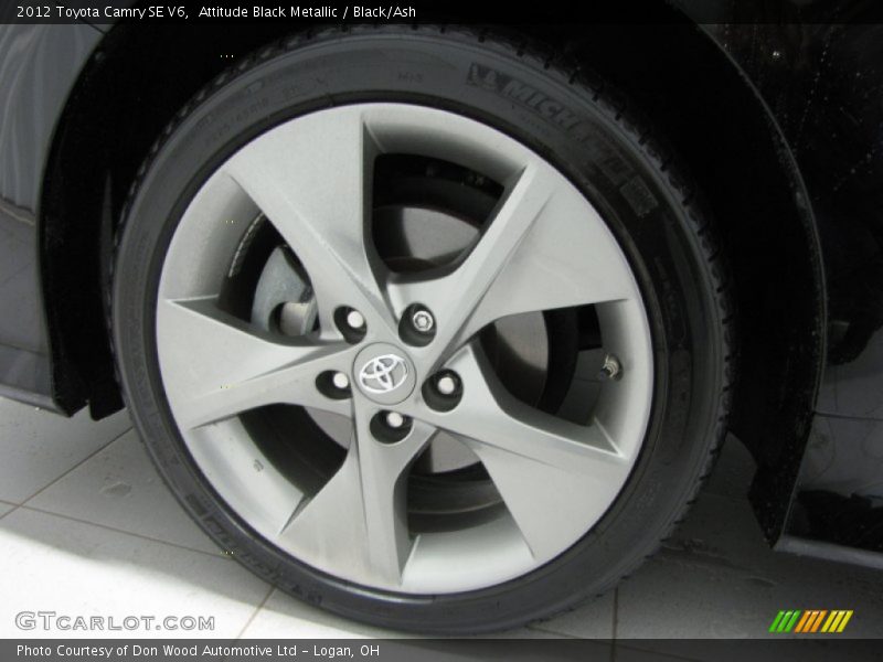 Attitude Black Metallic / Black/Ash 2012 Toyota Camry SE V6