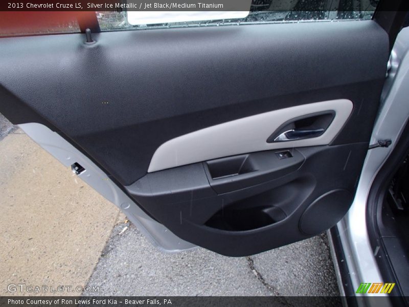 Silver Ice Metallic / Jet Black/Medium Titanium 2013 Chevrolet Cruze LS