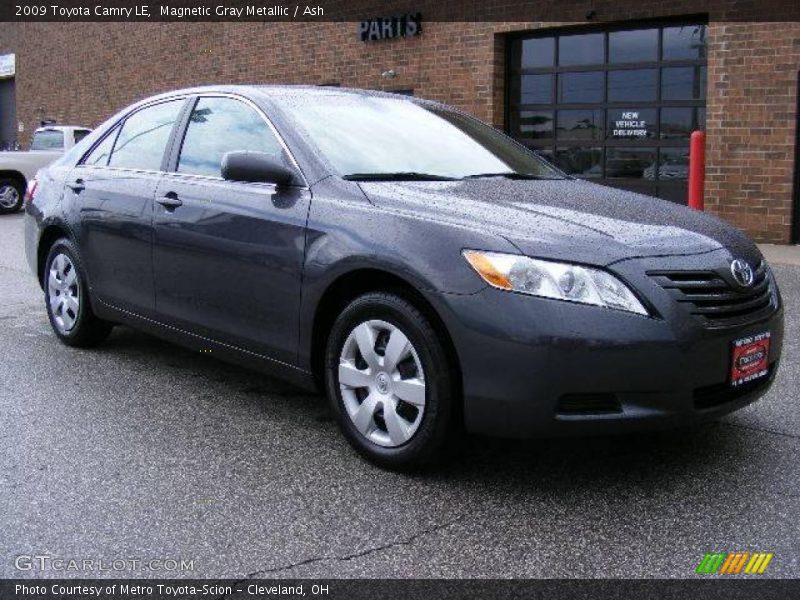 Magnetic Gray Metallic / Ash 2009 Toyota Camry LE