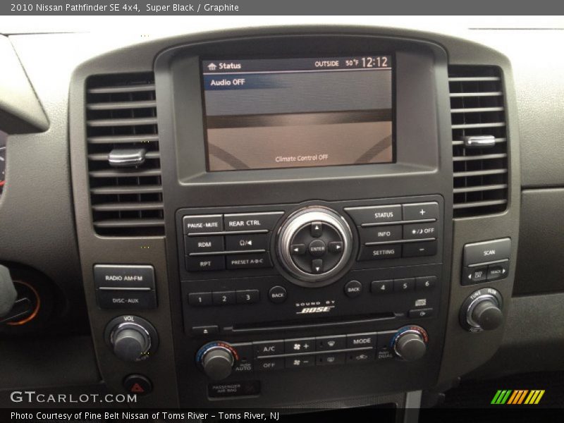 Controls of 2010 Pathfinder SE 4x4