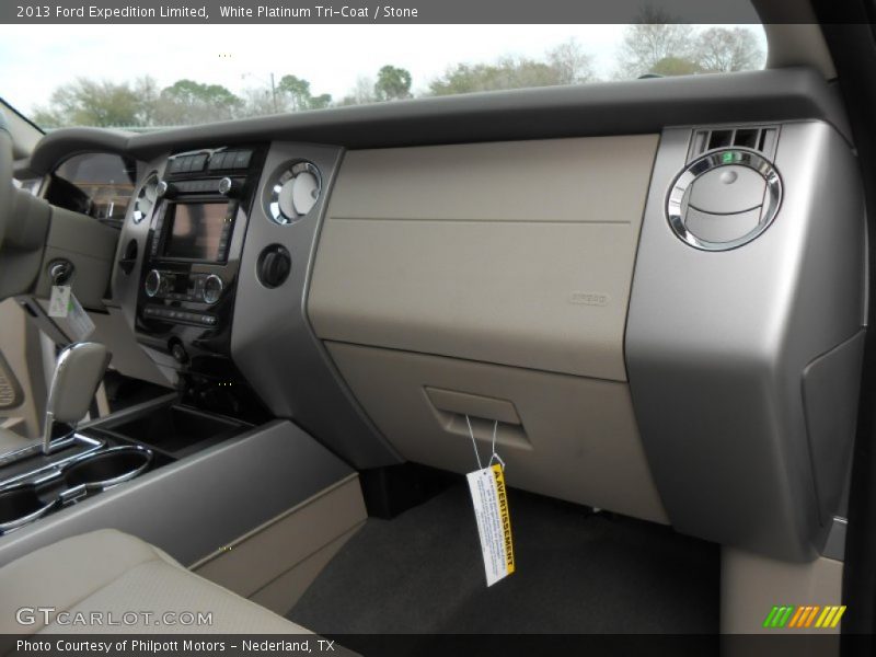 Dashboard of 2013 Expedition Limited